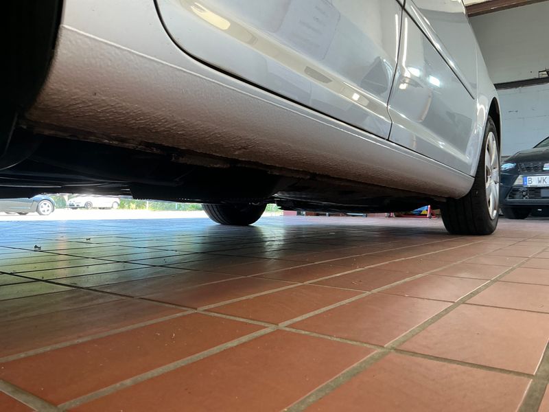 Volkswagen Touran 1.6 TDI Comfortline BlueMotion Tech 2013 – снимка 36