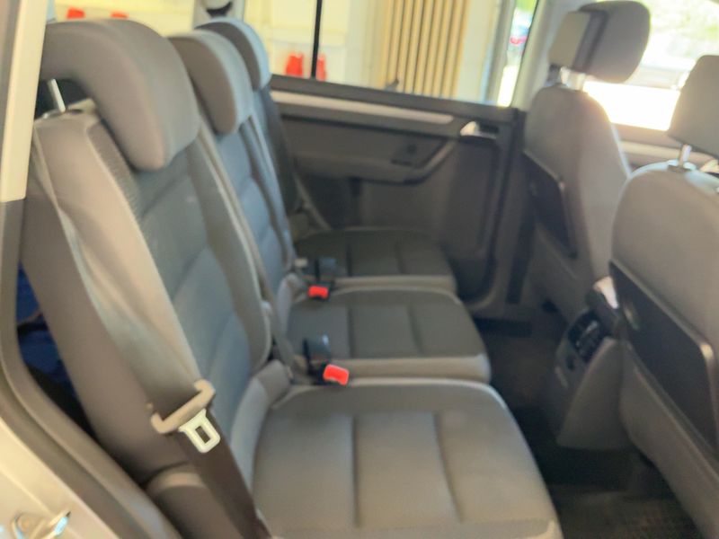 Volkswagen Touran 1.6 TDI Comfortline BlueMotion Tech 2013 – снимка 19