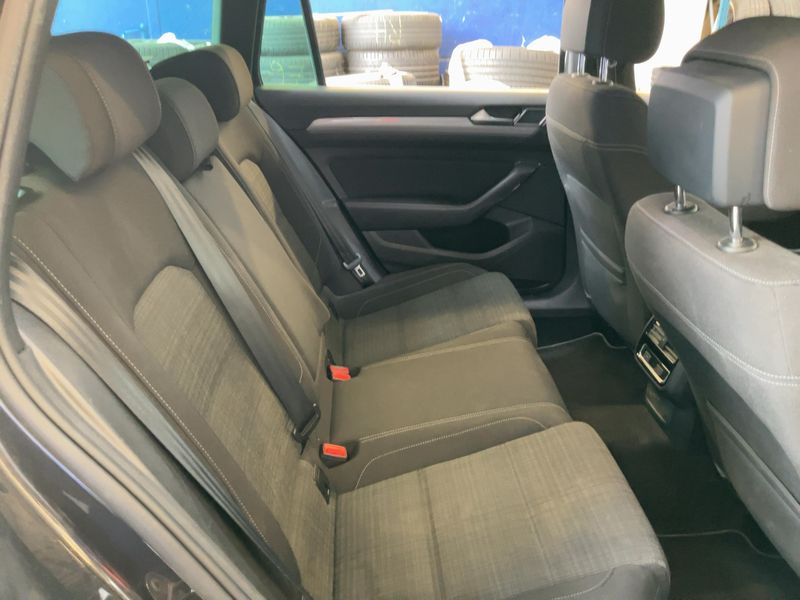 Volkswagen Passat 2.0 TDI Business 4Motion 2021 – снимка 20