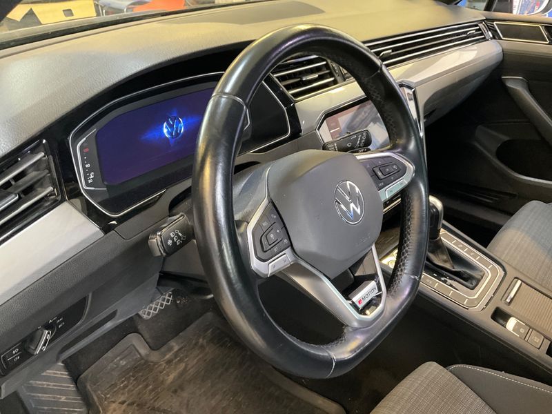 Volkswagen Passat 2.0 TDI Business 4Motion 2021 – снимка 25