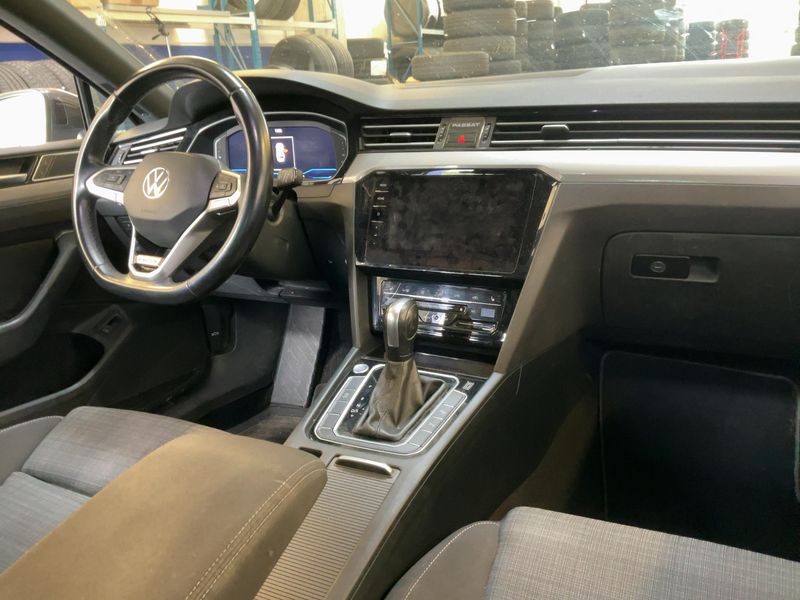 Volkswagen Passat 2.0 TDI Business 4Motion 2021 – снимка 18