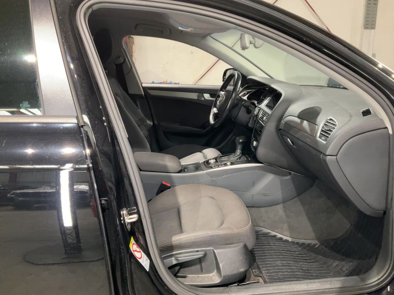 Audi A4 2.0 TDI Attraction 2014 – снимка 11
