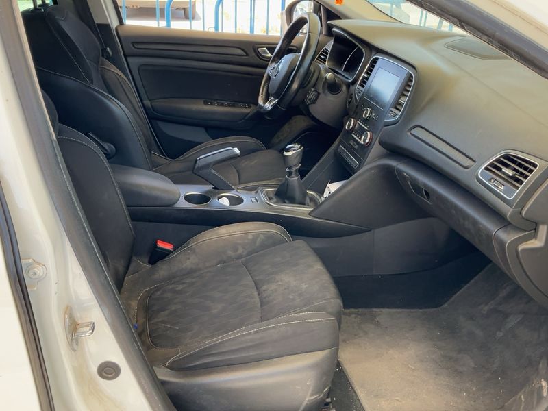 Renault Megane 1.5 BLUE dCi Limited 2020 – снимка 16