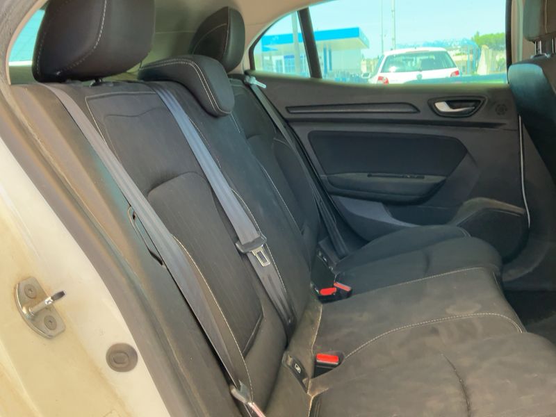 Renault Megane 1.5 BLUE dCi Limited 2020 – снимка 19
