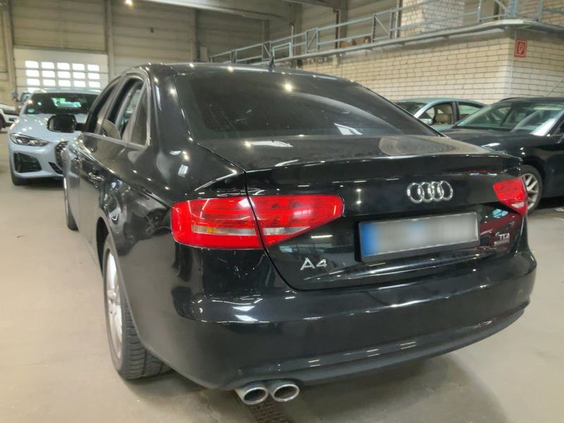 Audi A4 2.0 TDI quattro Attraction 2015 – снимка 6