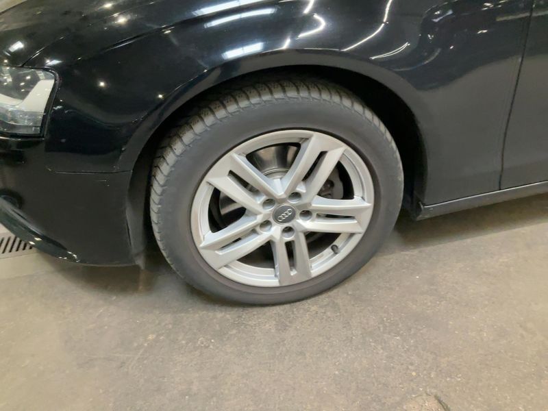Audi A4 2.0 TDI quattro Attraction 2015 – снимка 3