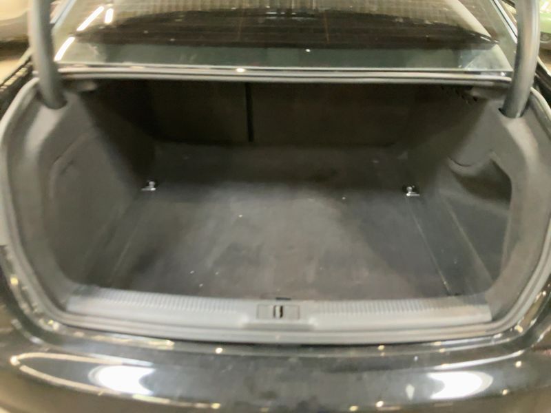 Audi A4 2.0 TDI quattro Attraction 2015 – снимка 15