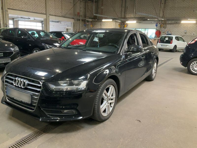 Audi A4 2.0 TDI quattro Attraction 2015 – снимка 1