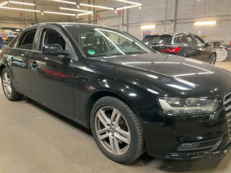 Audi A4 2.0 TDI quattro Attraction 2015 – снимка 12
