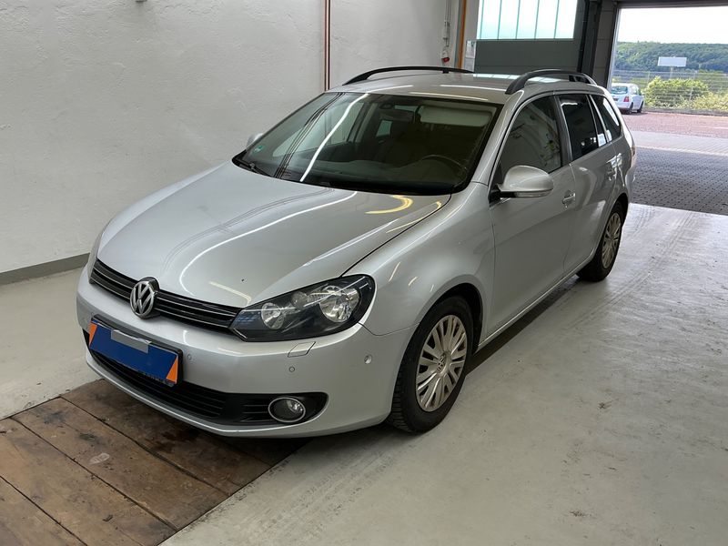 Volkswagen Golf VI 1.6 TDI Comfortline 2011