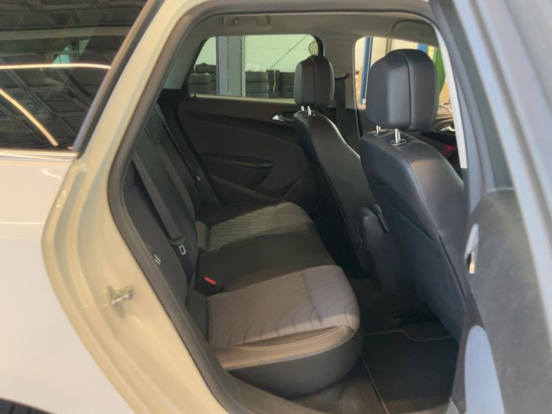 Opel Astra 1.4 Turbo Exklusiv 2015 – снимка 19