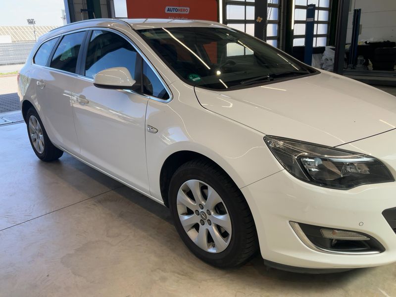 Opel Astra 1.4 Turbo Exklusiv 2015 – снимка 12