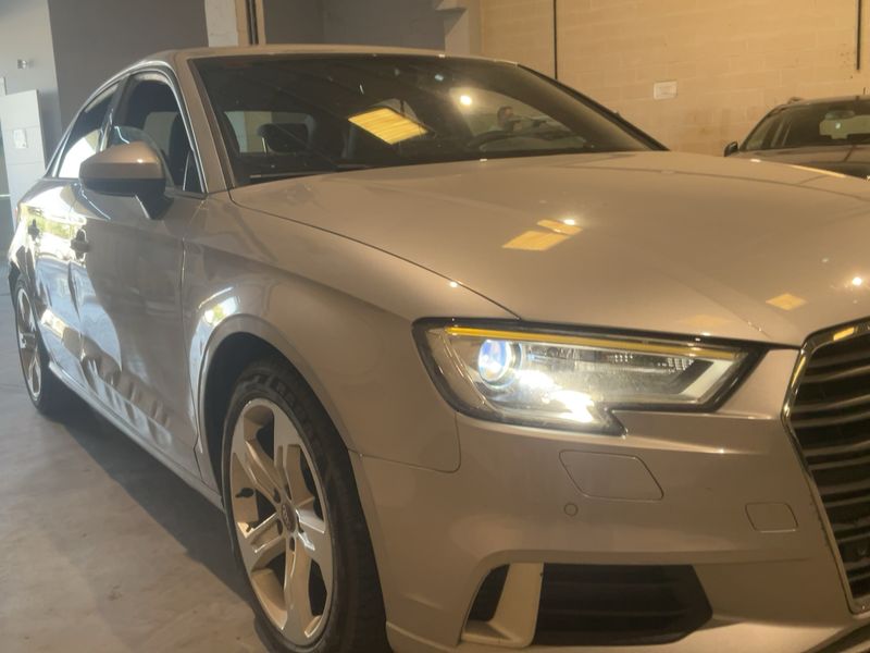 Audi A3 Limousine 1.6 TDI Sport 2017 – снимка 12