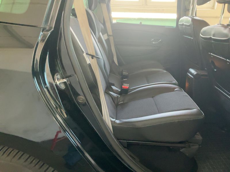 Renault Grand Scenic 1.5 dCi BOSE Edition 2012 – снимка 19