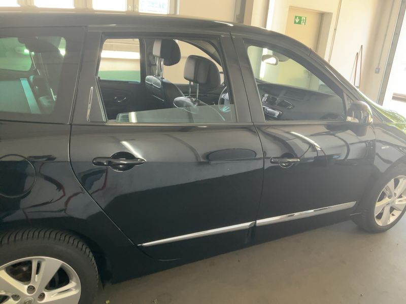 Renault Grand Scenic 1.5 dCi BOSE Edition 2012 – снимка 10