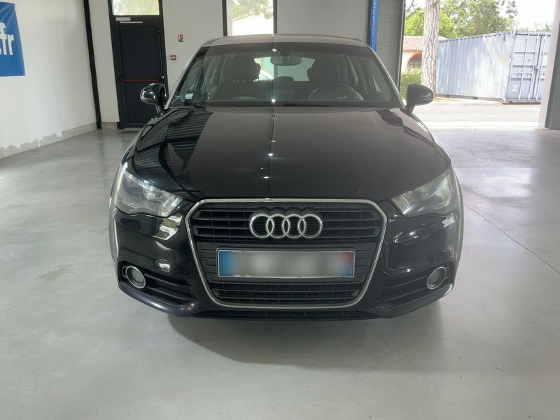 Audi A1 Sportback 1.6 TDI Ambition 2014 – снимка 14