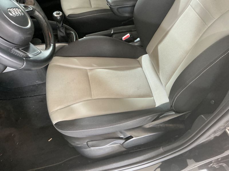 Audi A1 Sportback 1.6 TDI Ambition 2014 – снимка 27