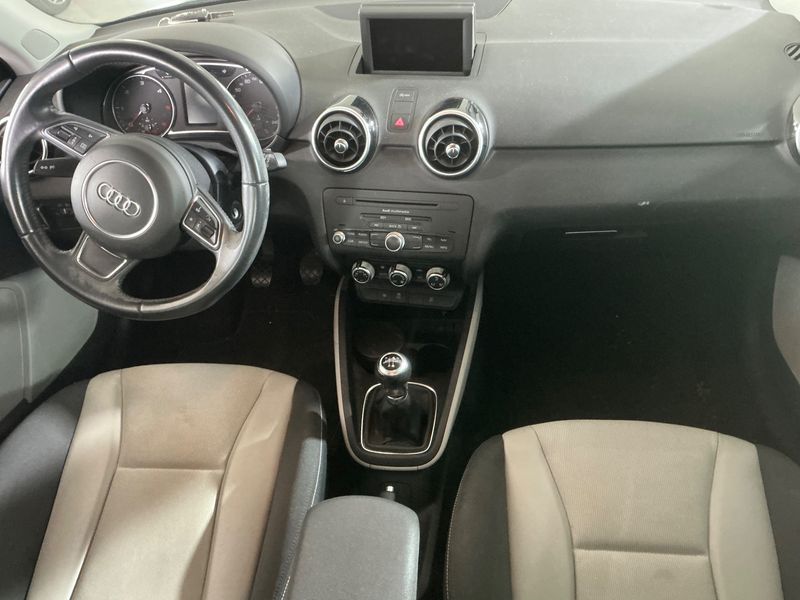 Audi A1 Sportback 1.6 TDI Ambition 2014 – снимка 17