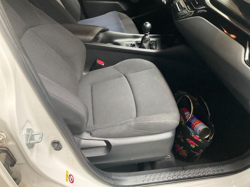 Toyota C-HR 1.2 Turbo 2018 – снимка 30