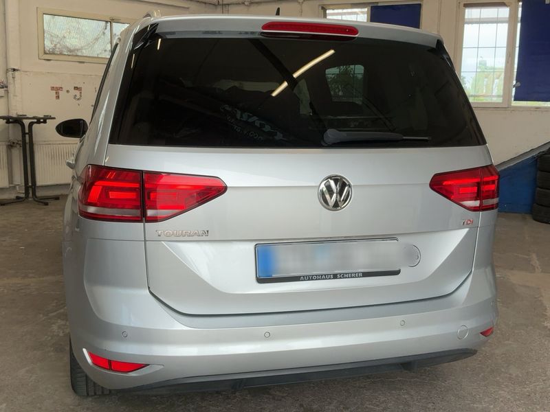 Volkswagen Touran 1.6 TDI Sound BlueMotion Tech 2017 – снимка 7