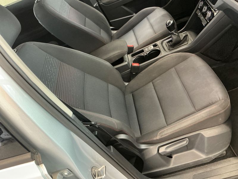 Volkswagen Touran 1.6 TDI Sound BlueMotion Tech 2017 – снимка 31