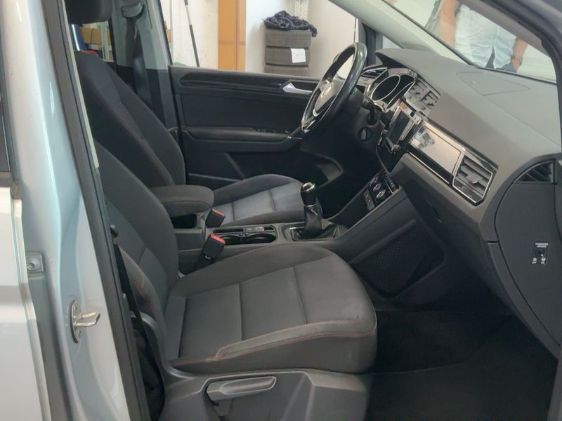 Volkswagen Touran 1.6 TDI Sound BlueMotion Tech 2017 – снимка 17