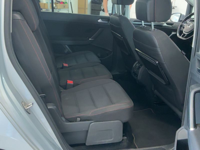 Volkswagen Touran 1.6 TDI Sound BlueMotion Tech 2017 – снимка 20