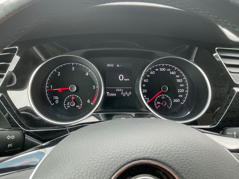Volkswagen Touran 1.6 TDI Sound BlueMotion Tech 2017 – снимка 19