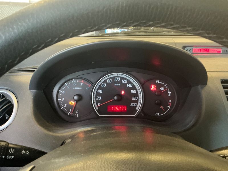 Suzuki Swift 1.3 GL 3 portes 2009 – снимка 4