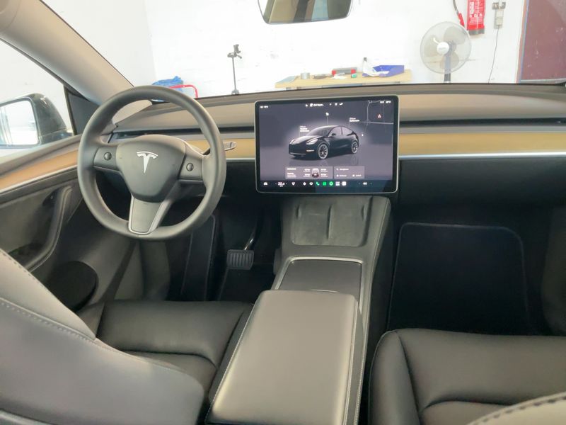 Tesla Model Y Standard Range 2023 – снимка 17