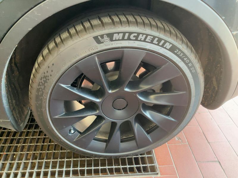 Tesla Model Y Standard Range 2023 – снимка 5