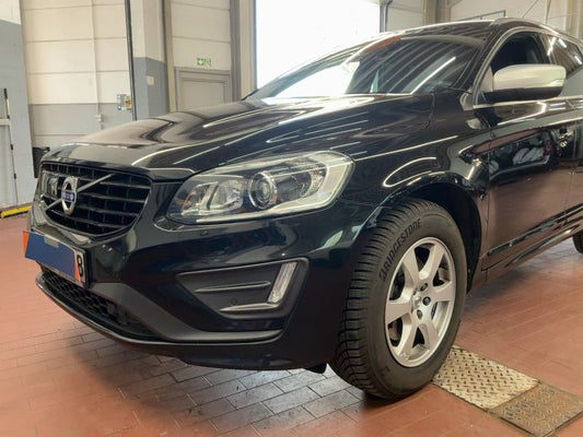 Volvo XC60 2.4 D5 Momentum AWD 2017 – снимка 2