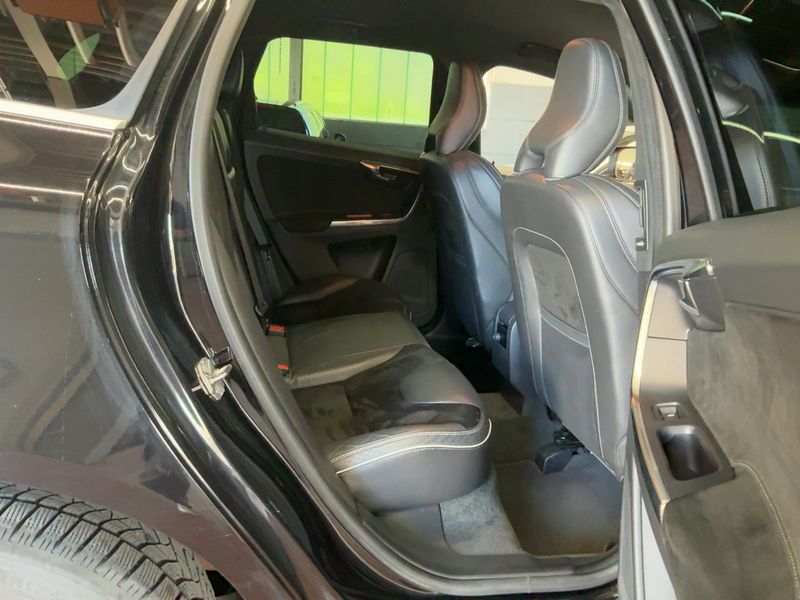 Volvo XC60 2.4 D5 Momentum AWD 2017 – снимка 20