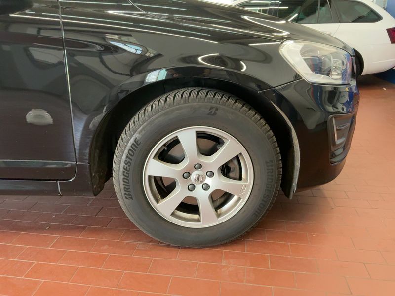Volvo XC60 2.4 D5 Momentum AWD 2017 – снимка 11
