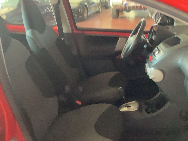 Toyota Aygo 1.0 City 2013 – снимка 16