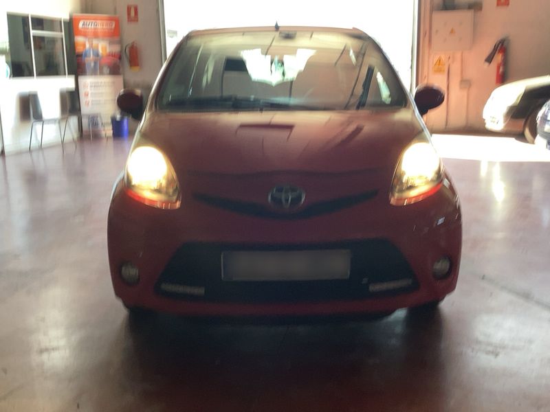 Toyota Aygo 1.0 City 2013 – снимка 14