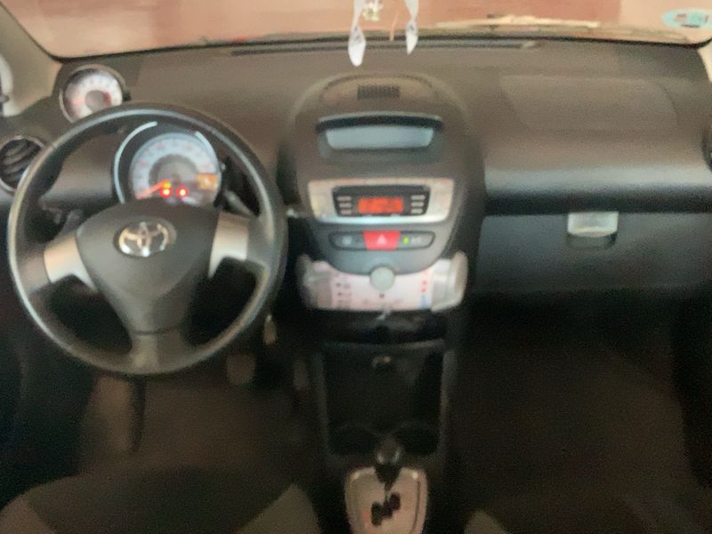 Toyota Aygo 1.0 City 2013 – снимка 17