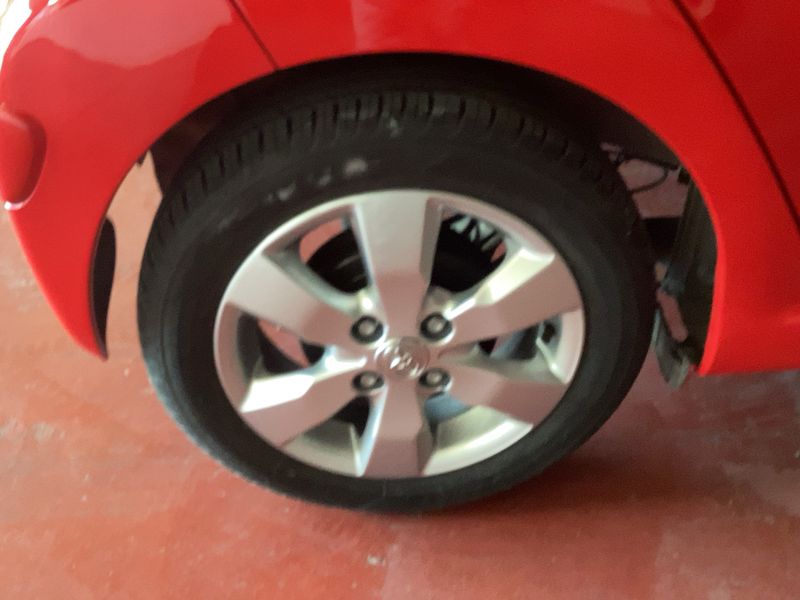 Toyota Aygo 1.0 City 2013 – снимка 9