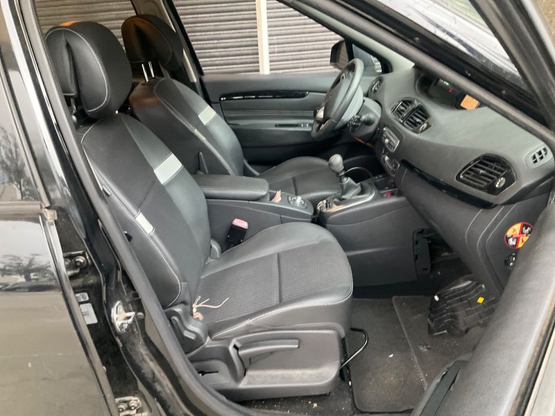 Renault Scenic 1.6 dCi Dynamique 2011 – снимка 3