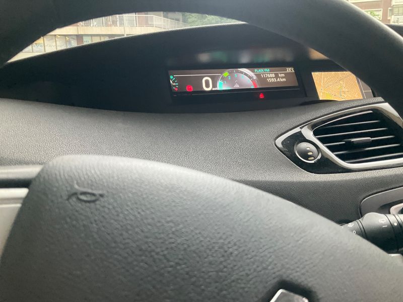 Renault Scenic 1.6 dCi Dynamique 2011 – снимка 4