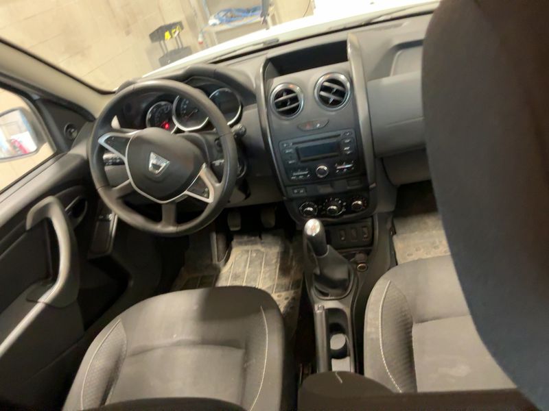 Dacia Duster 1.6 SCe Access 2017 – снимка 18