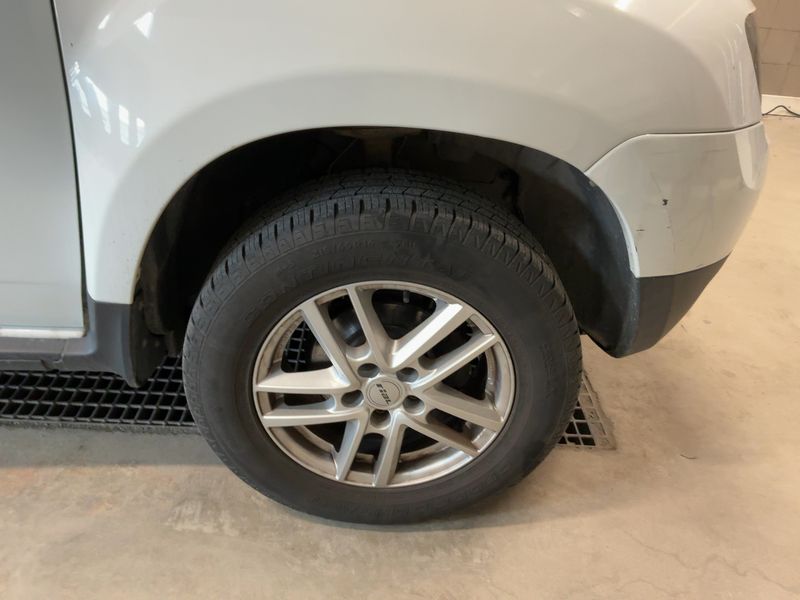Dacia Duster 1.6 SCe Access 2017 – снимка 11