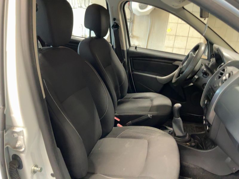 Dacia Duster 1.6 SCe Access 2017 – снимка 17