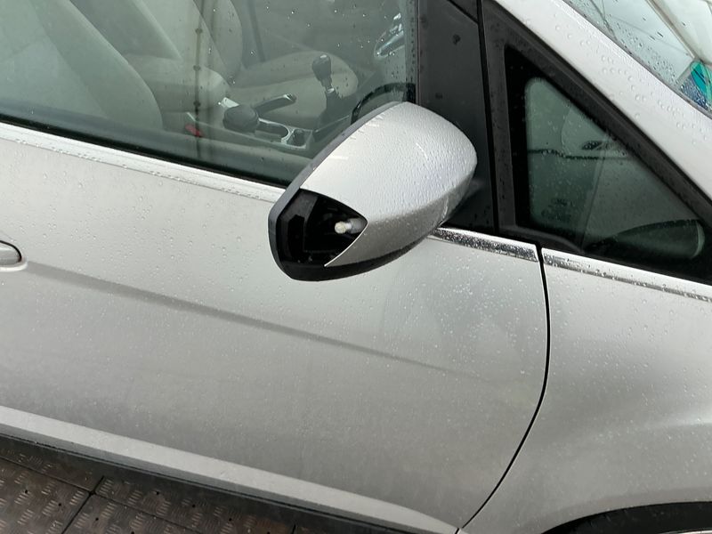 Ford C-Max 1.0 EcoBoost Titanium 2013 – снимка 21