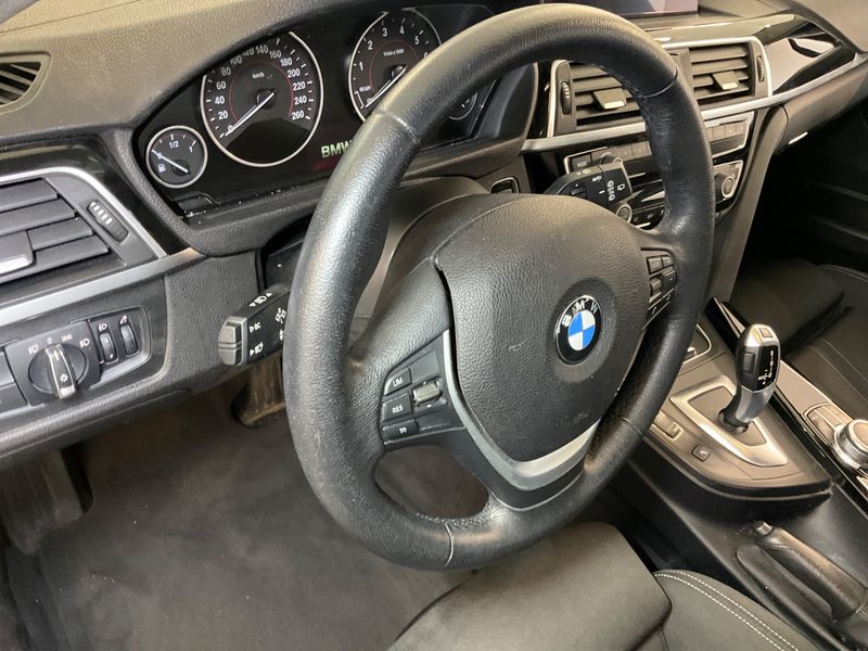 BMW 3er 320i Sport Line 2019 – снимка 30