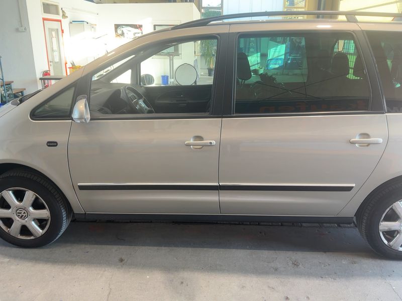 Volkswagen Sharan 2.8 V6 Business 4Motion 2010 – снимка 4