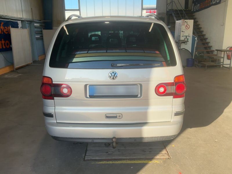 Volkswagen Sharan 2.8 V6 Business 4Motion 2010 – снимка 7