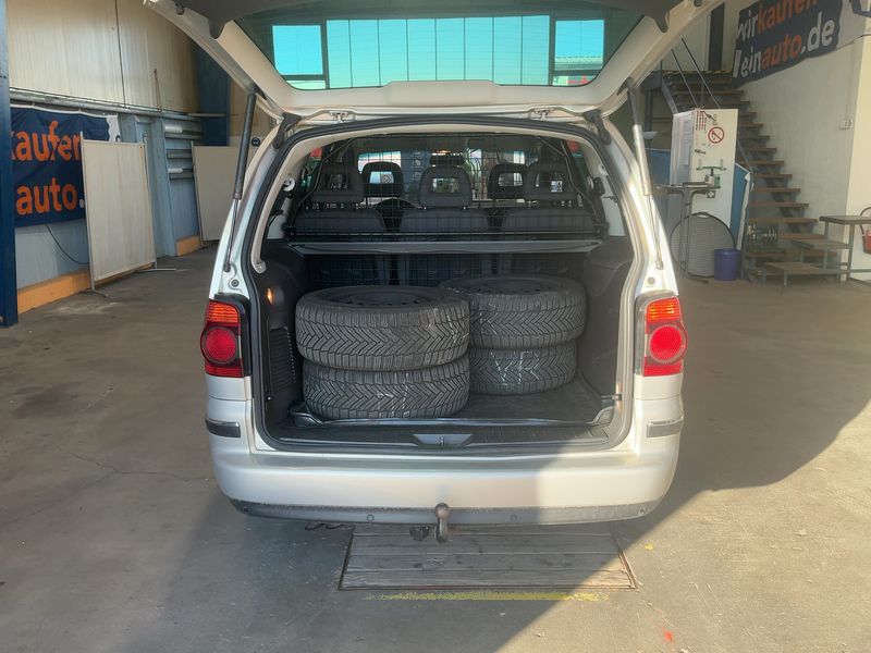 Volkswagen Sharan 2.8 V6 Business 4Motion 2010 – снимка 16