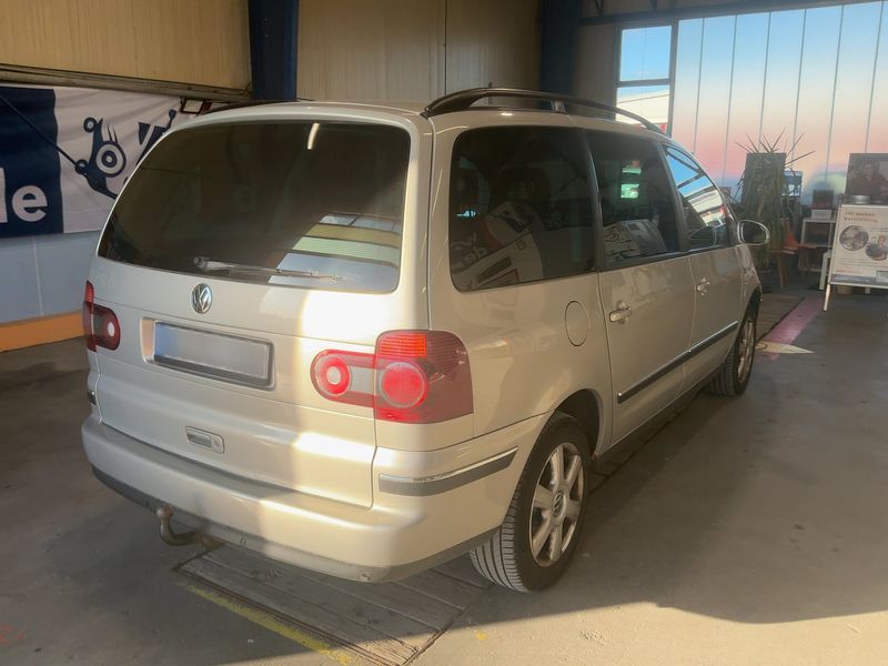 Volkswagen Sharan 2.8 V6 Business 4Motion 2010 – снимка 8