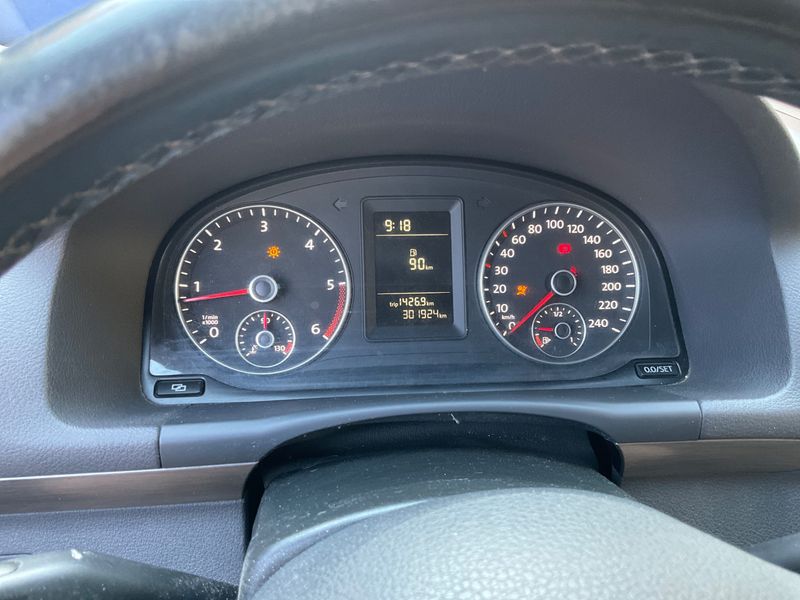 Volkswagen Touran 1.6 TDI Comfortline 2011 – снимка 4